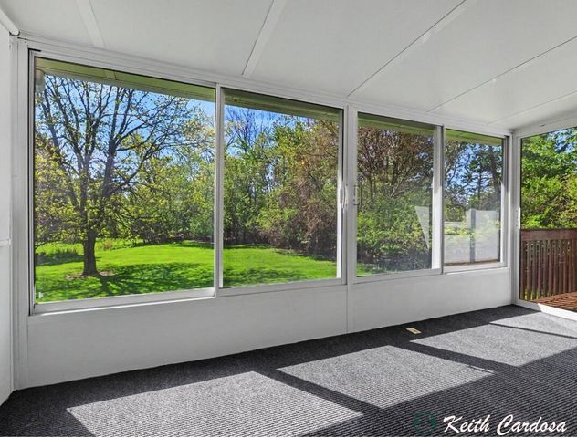 3119 W Maple Villa Drive, Grand Rapids, MI 49508
