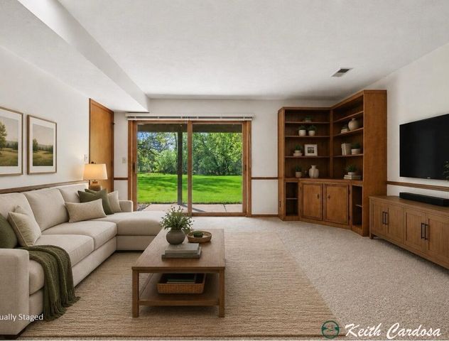 3119 W Maple Villa Drive, Grand Rapids, MI 49508