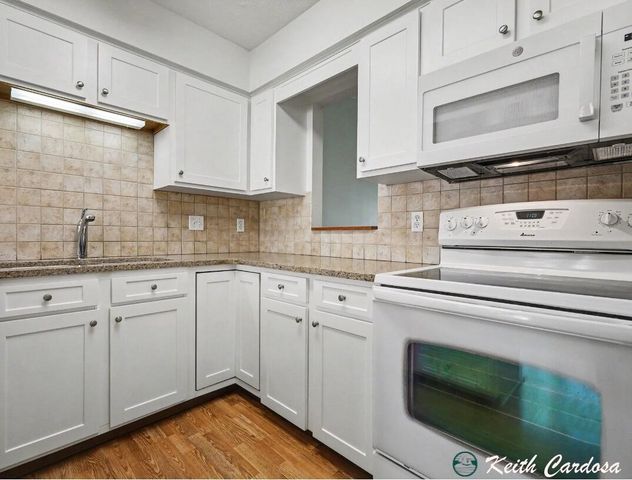 3119 W Maple Villa Drive, Grand Rapids, MI 49508