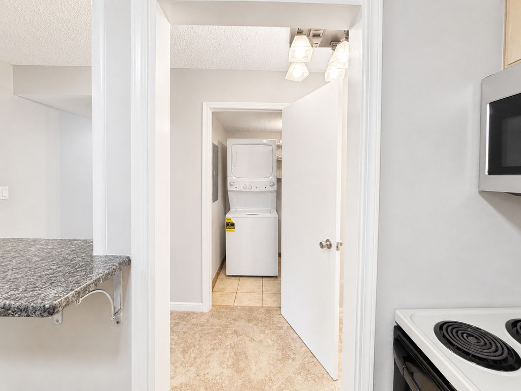 520 Biesterfield Road 209, Elk Grove Village, IL 60007 — photo 3
