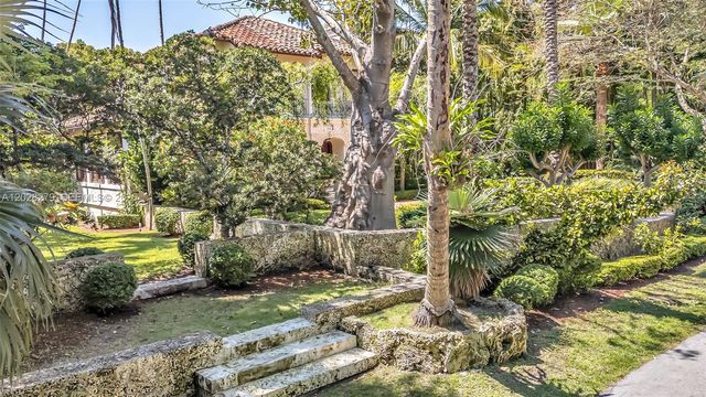 3462 N Moorings Way, Miami, FL 33133