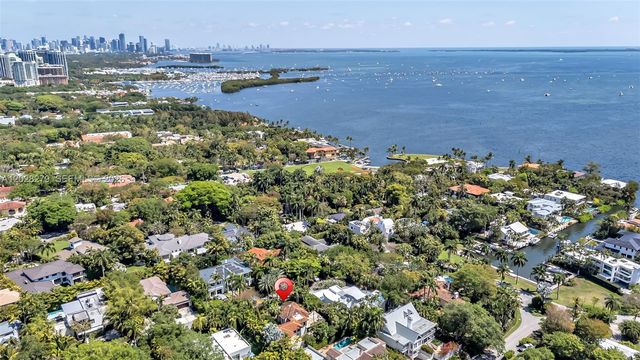 3462 N Moorings Way, Miami, FL 33133