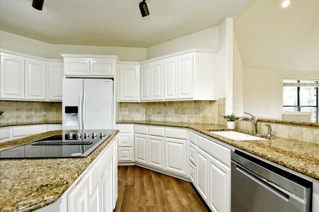 505 Vista View Trail, Spicewood, TX 78669