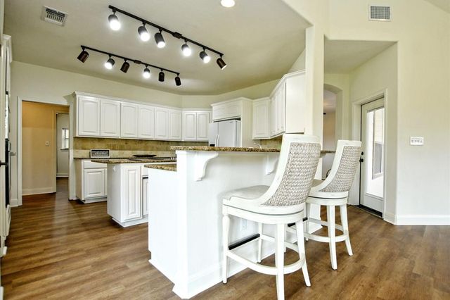 505 Vista View Trail, Spicewood, TX 78669