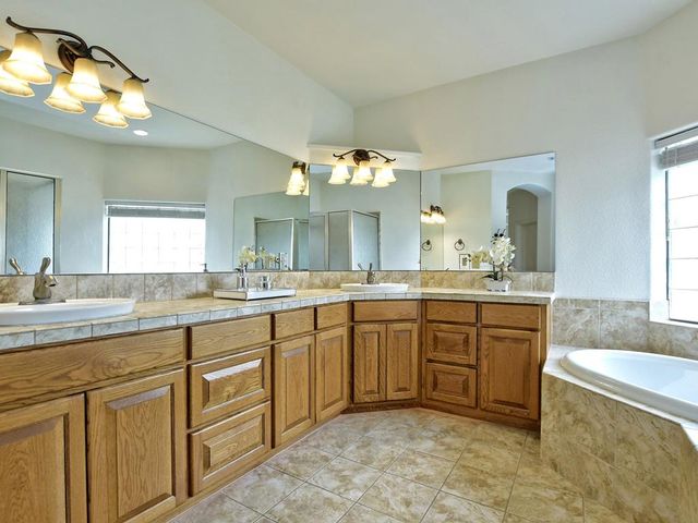 505 Vista View Trail, Spicewood, TX 78669