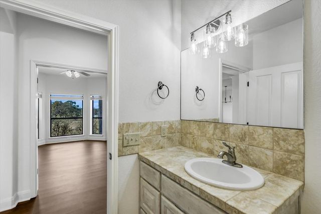 505 Vista View Trail, Spicewood, TX 78669