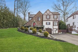 44 Old Ox Road, Manhasset, NY 11030