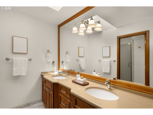 4867 SAGE HEN Way, Lake Oswego, OR 97035