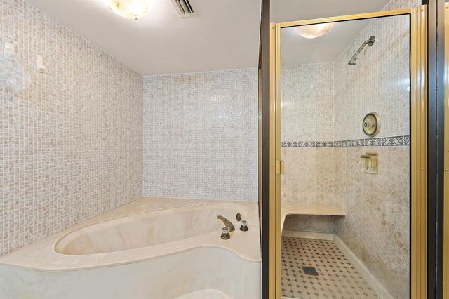 4200 N Ocean Drive 1-1404, Singer Island, FL 33404