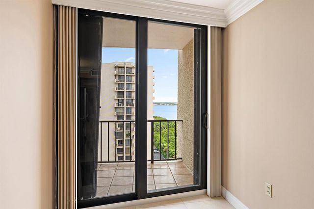 4200 N Ocean Drive 1-1404, Singer Island, FL 33404