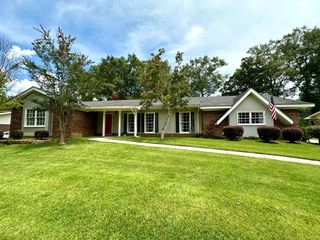 1317 Cambridge Rd, Dothan, AL 36305