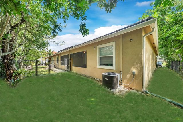 8908 NW 40th St, Coral Springs, FL 33065