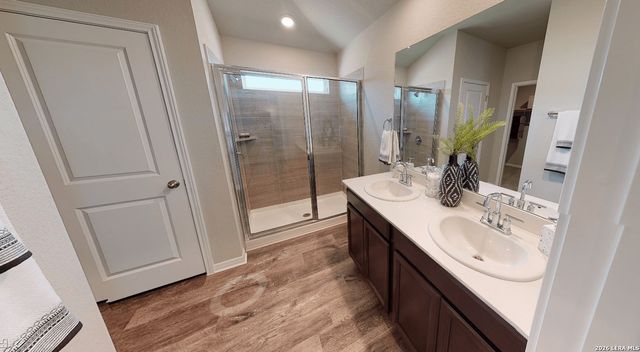 6520 Queen Carol, San Antonio, TX 78239