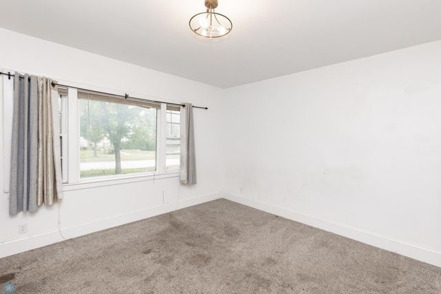 601 10th Street S, Fargo, ND 58103