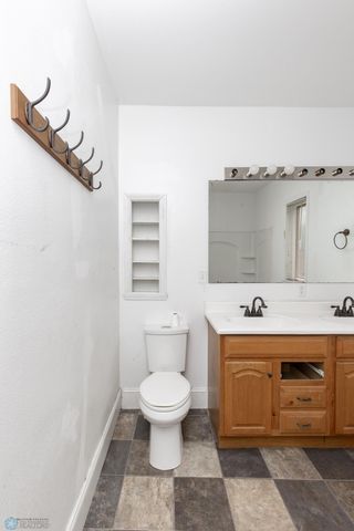 601 10th Street S, Fargo, ND 58103