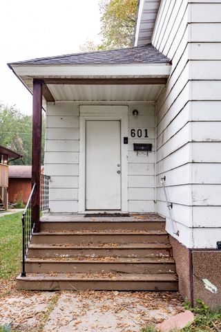 601 10th Street S, Fargo, ND 58103