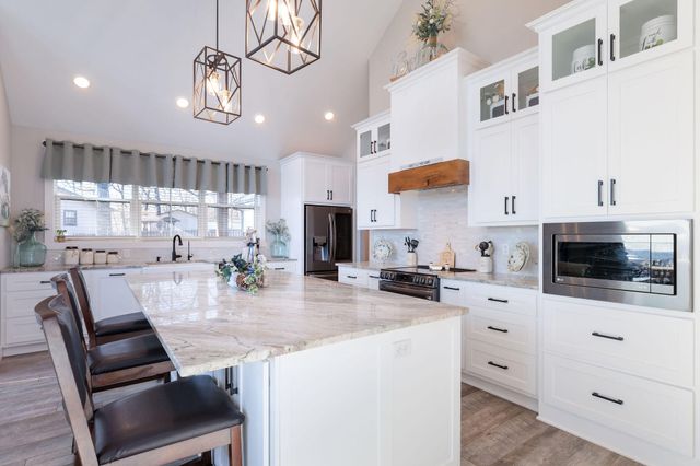 77 Chateau Lane, Branson West, MO 65737