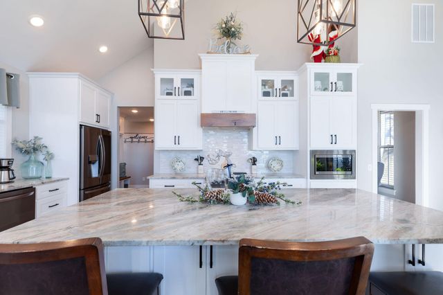 77 Chateau Lane, Branson West, MO 65737