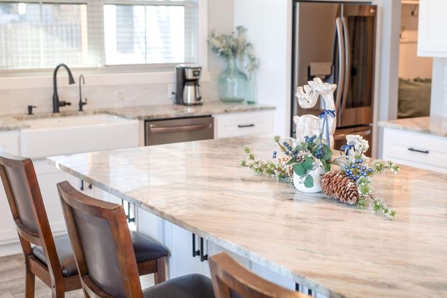 77 Chateau Lane, Branson West, MO 65737