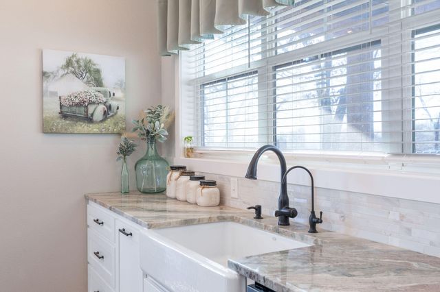 77 Chateau Lane, Branson West, MO 65737