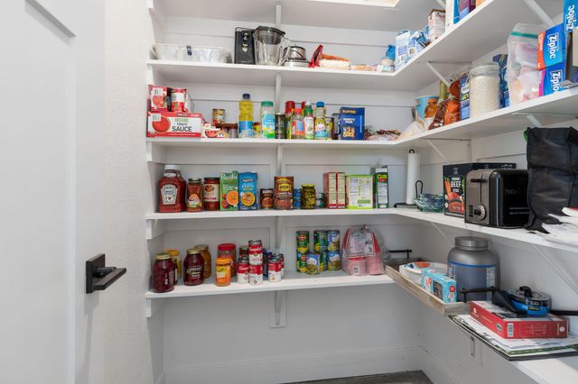 77 Chateau Lane, Branson West, MO 65737