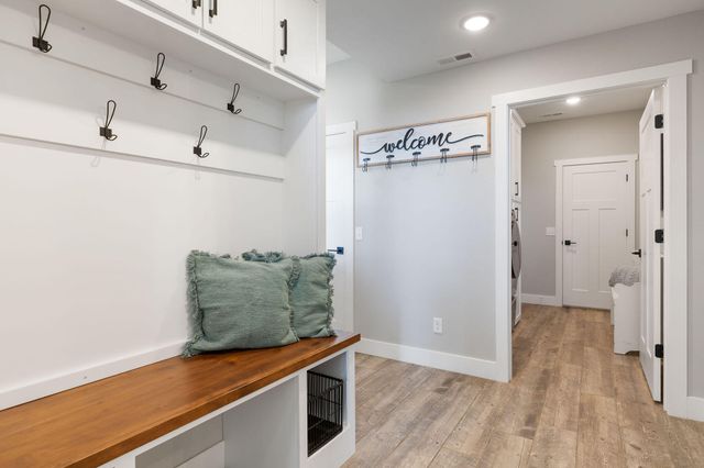 77 Chateau Lane, Branson West, MO 65737