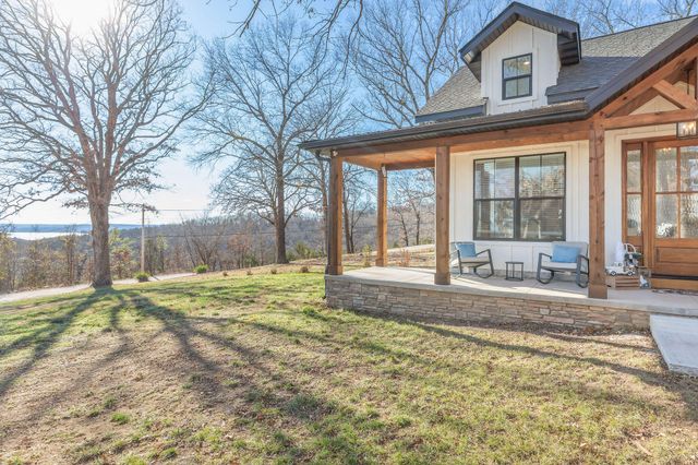 77 Chateau Lane, Branson West, MO 65737