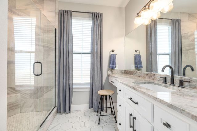 77 Chateau Lane, Branson West, MO 65737