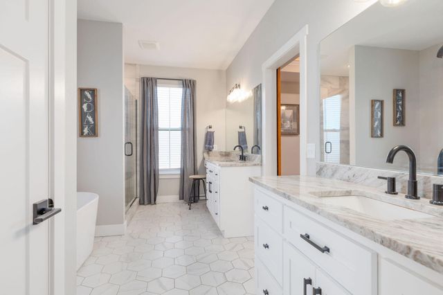 77 Chateau Lane, Branson West, MO 65737