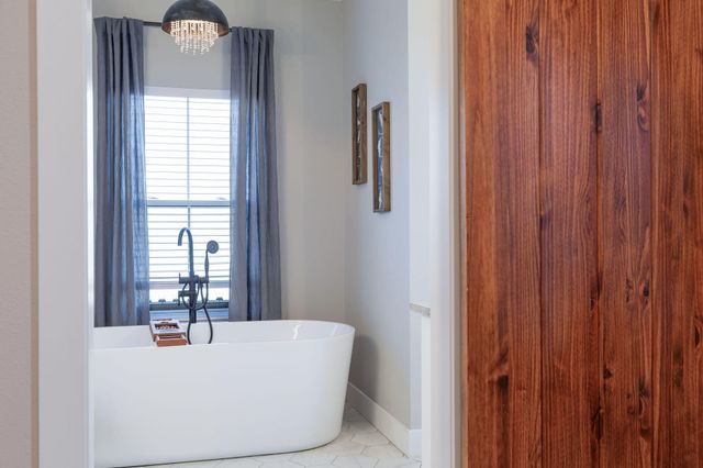 77 Chateau Lane, Branson West, MO 65737