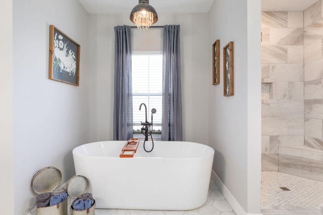 77 Chateau Lane, Branson West, MO 65737