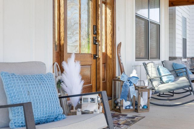 77 Chateau Lane, Branson West, MO 65737