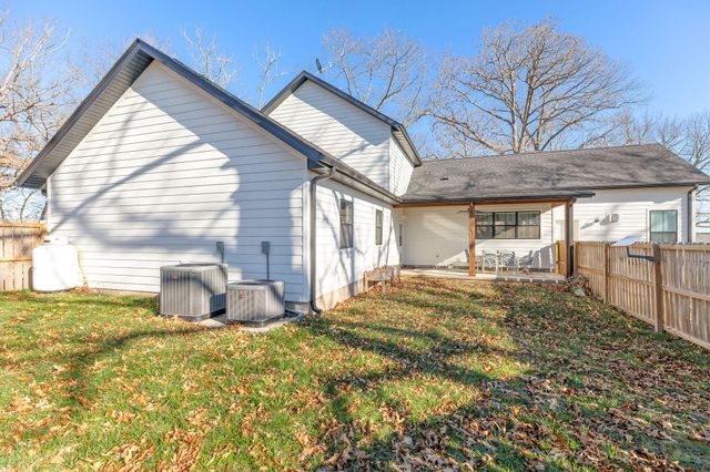 77 Chateau Lane, Branson West, MO 65737