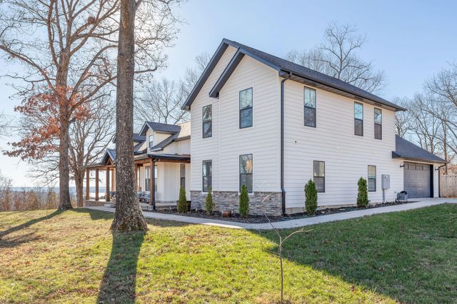 77 Chateau Lane, Branson West, MO 65737