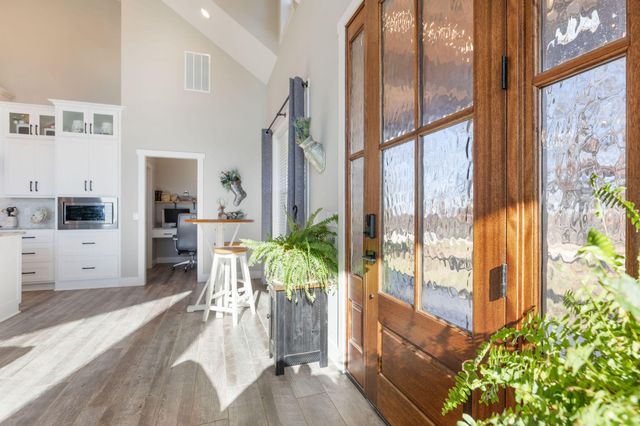 77 Chateau Lane, Branson West, MO 65737