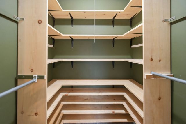 1502 7 Pines Road C2, Schaumburg, IL 60193