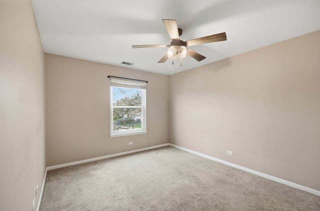 1502 7 Pines Road C2, Schaumburg, IL 60193