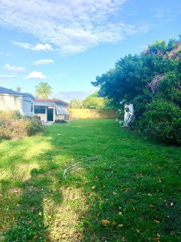 4900 SW 36th Ct, Pembroke Park, FL 33023