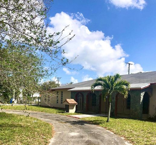 4900 SW 36th Ct, Pembroke Park, FL 33023