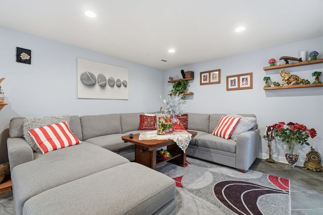 9209 W 147th Street, Orland Park, IL 60462