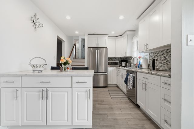 9209 W 147th Street, Orland Park, IL 60462