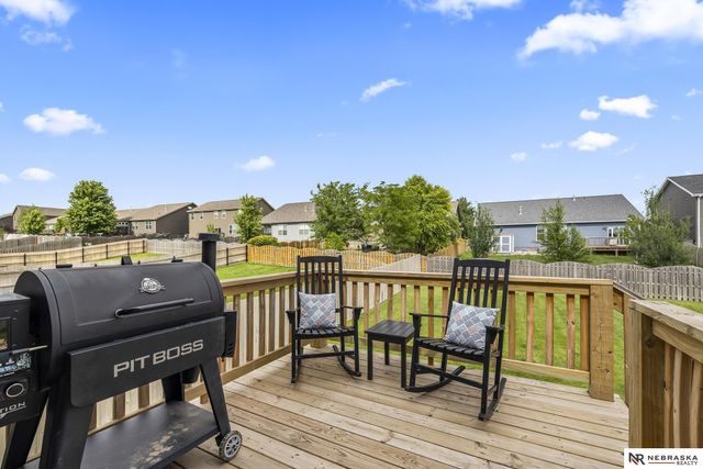 8205 N 174th Avenue, Bennington, NE 68007