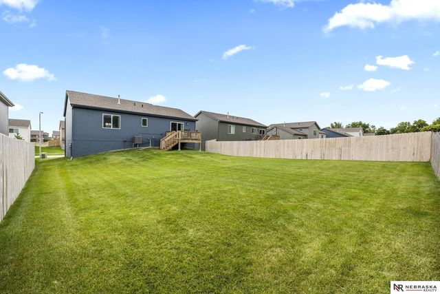 8205 N 174th Avenue, Bennington, NE 68007