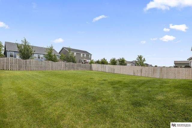 8205 N 174th Avenue, Bennington, NE 68007