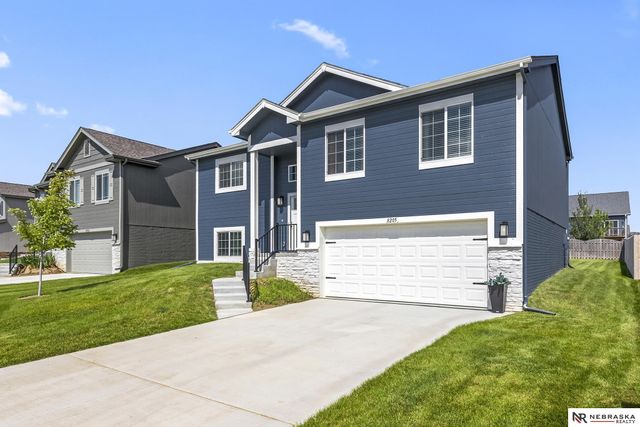 8205 N 174th Avenue, Bennington, NE 68007