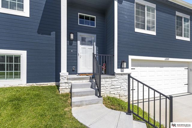 8205 N 174th Avenue, Bennington, NE 68007