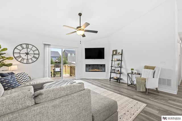 8205 N 174th Avenue, Bennington, NE 68007