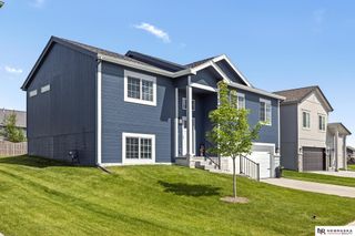 8205 N 174th Avenue, Bennington, NE 68007