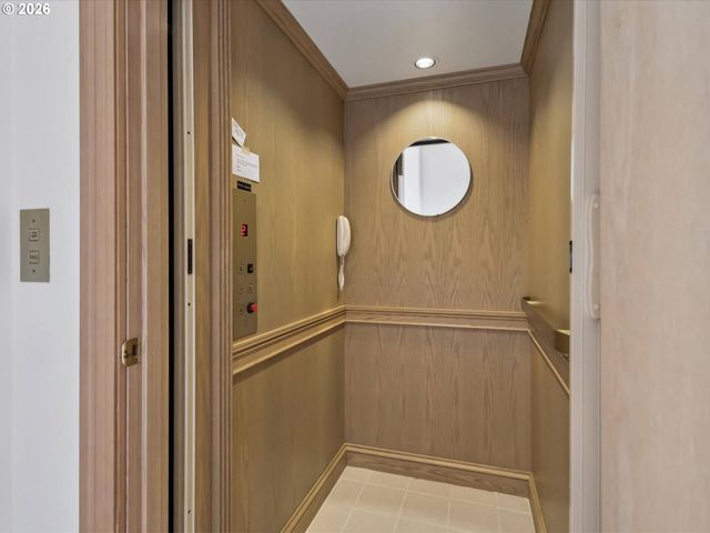 9027 Ne CLIFF St, Portland, OR 97220