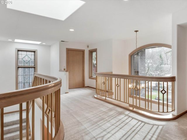 9027 Ne CLIFF St, Portland, OR 97220